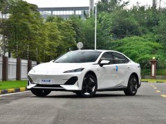 更精准地识别道标记、交通信号灯以及其他车辆